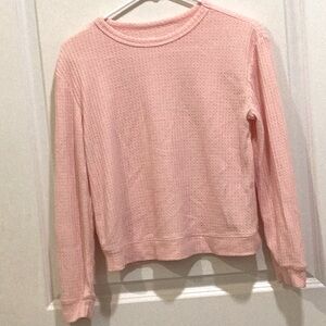 Cozy pink waffle-knit long sleeve, great condition, perfect for layering!